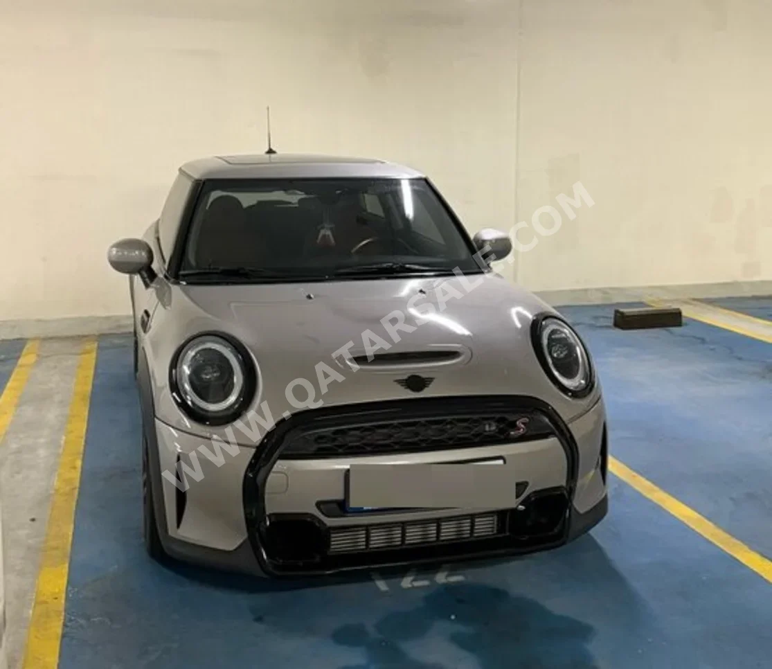 Mini  Cooper  S  2022  Automatic  50,000 Km  4 Cylinder  Front Wheel Drive (FWD)  Hatchback  Gray  With Warranty