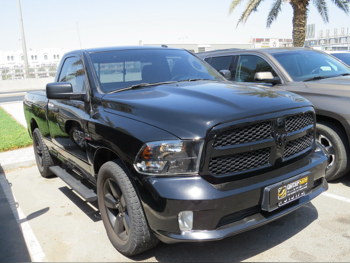 Dodge  Ram  1500 Classic  2020  Automatic  132,000 Km  8 Cylinder  Four Wheel Drive (4WD)  Pick Up  Black