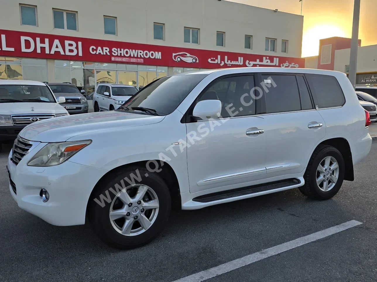 Lexus  LX  570  2008  Automatic  306,000 Km  8 Cylinder  Four Wheel Drive (4WD)  SUV  White