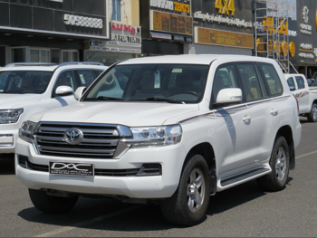Toyota  Land Cruiser  GXR  2019  Automatic  114,000 Km  6 Cylinder  Four Wheel Drive (4WD)  SUV  White
