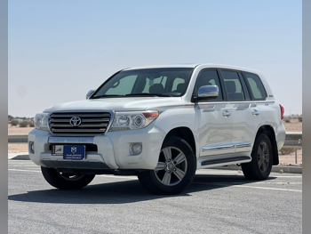 Toyota  Land Cruiser  GXR  2015  Automatic  187,000 Km  8 Cylinder  Four Wheel Drive (4WD)  SUV  White