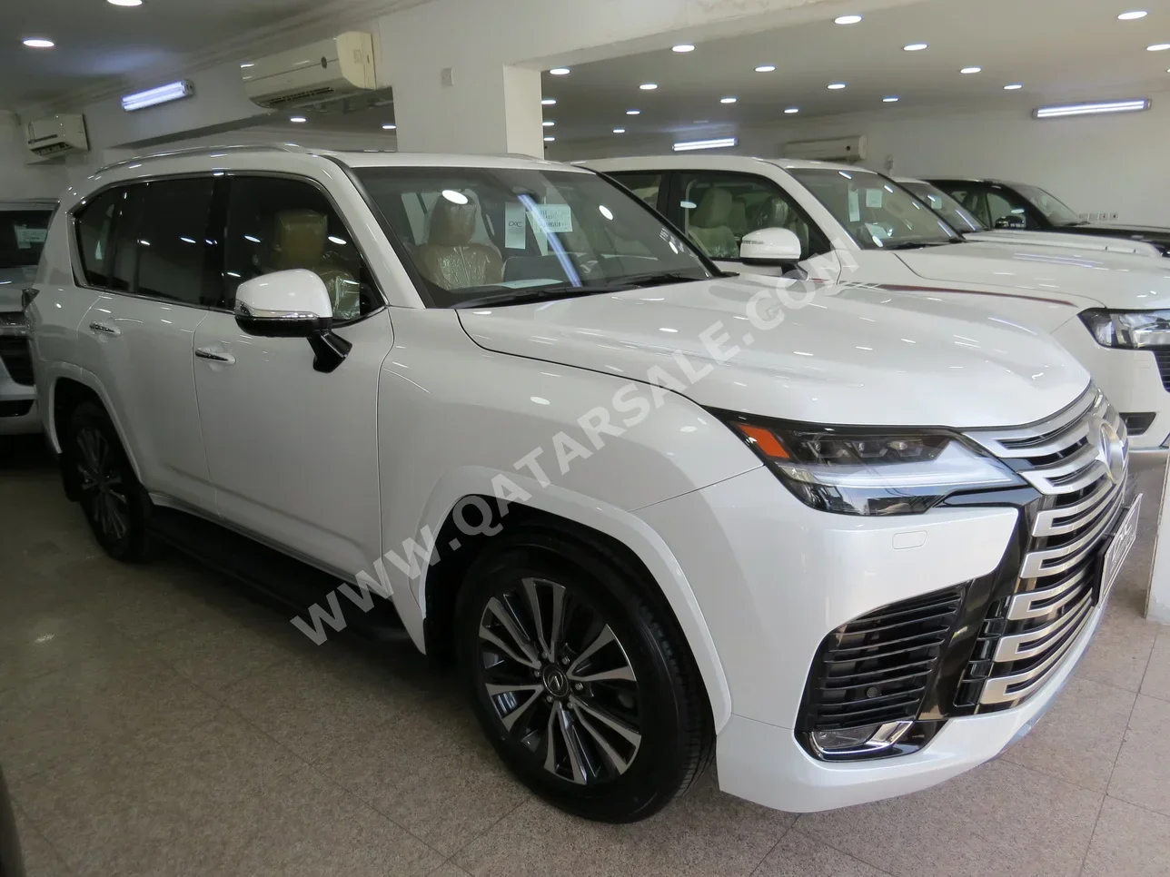 Lexus  LX  600 Luxury  2025  Automatic  0 Km  6 Cylinder  Four Wheel Drive (4WD)  SUV  White  With Warranty