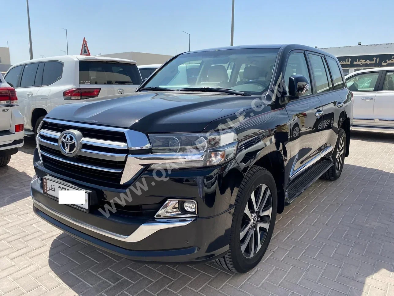 Toyota  Land Cruiser  GXR- Grand Touring  2019  Automatic  120,000 Km  8 Cylinder  Four Wheel Drive (4WD)  SUV  Black