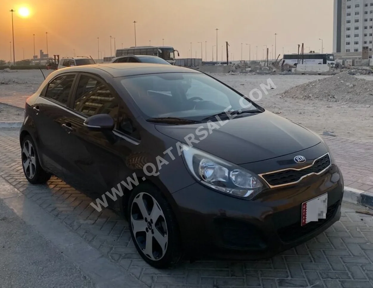 كيا  ريو  2015  اوتوماتيك  89,000 كم  4 سلندر  سحب امامي  سيدان  بني  تحت الضمان
