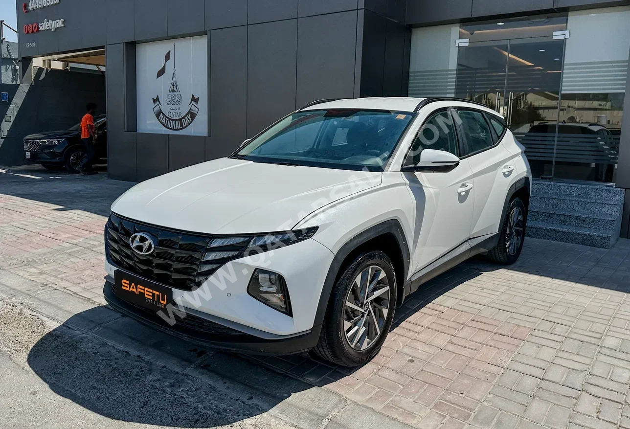 Hyundai  Tucson  2024  Automatic  33,000 Km  4 Cylinder  Front Wheel Drive (FWD)  SUV  White  With Warranty