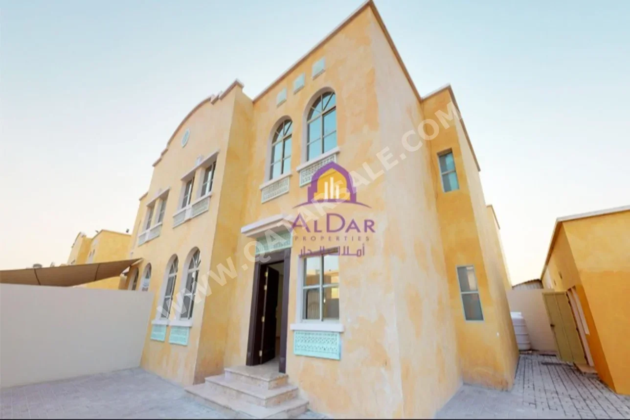 Family Residential - Not Furnished - Al Rayyan - Ain Khaled - 4 Bedrooms