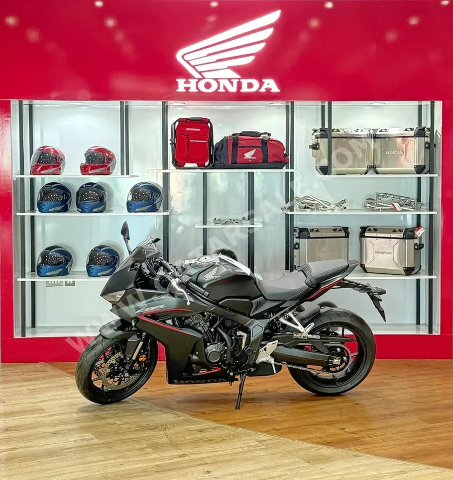HONDA CBR 650 - 2025 - Color Black - Warranty