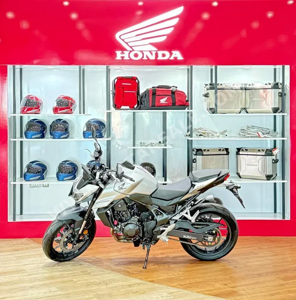 HONDA CB 750 - 2025 - Color Black - Warranty