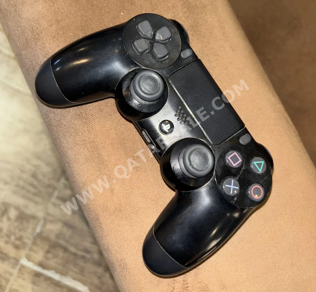 Console Accessories Controller  - Sony  - PlayStation 4  - Black