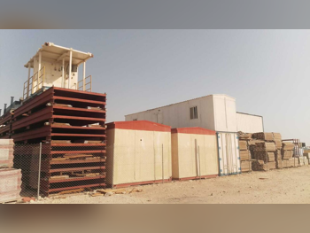 مخازن و مستودعات - الريان  - المنطقة الصناعية  -المساحة: 1500 متر مربع