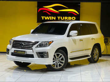 Lexus  LX  570  2015  Automatic  144,000 Km  8 Cylinder  Four Wheel Drive (4WD)  SUV  White