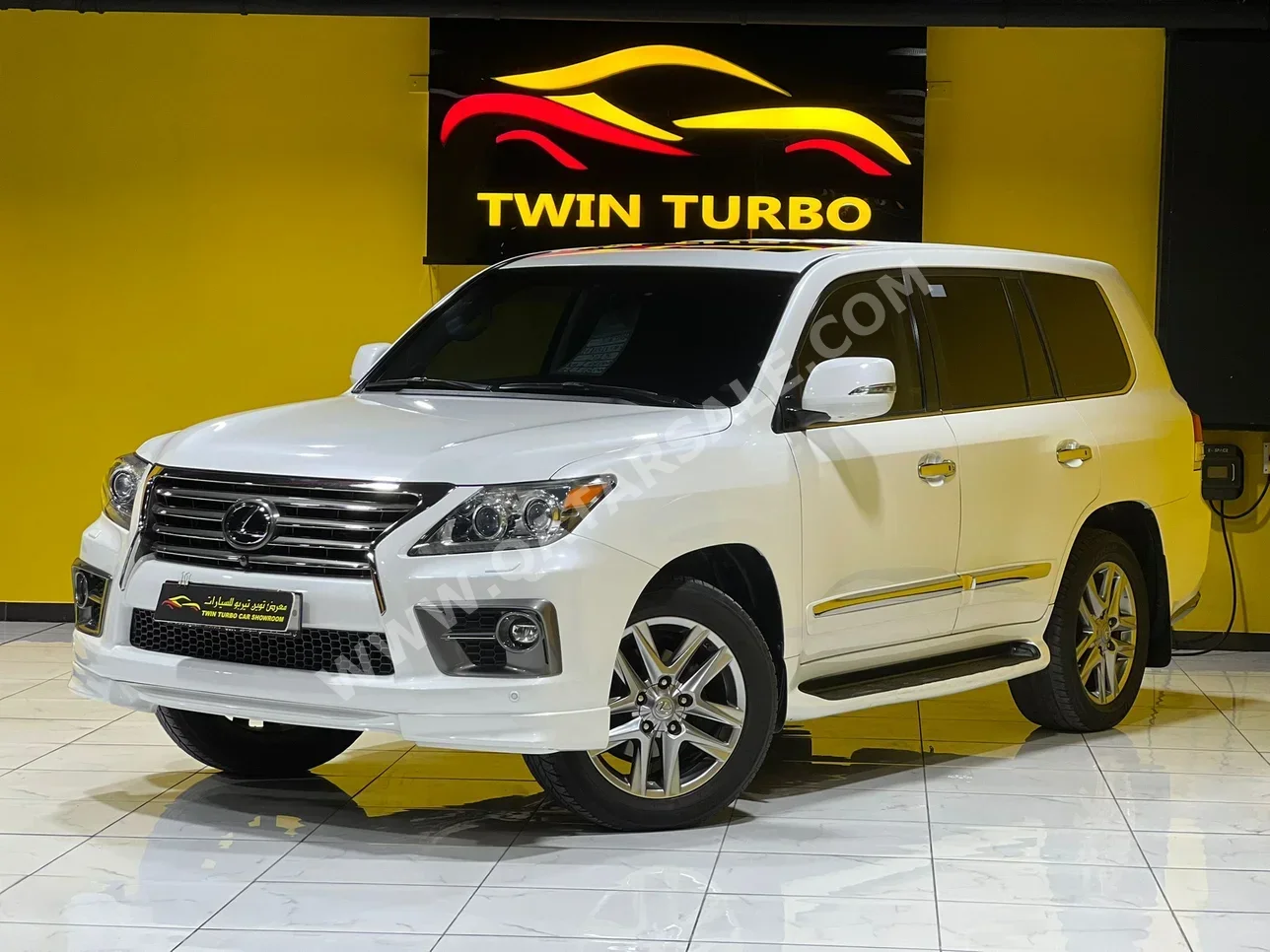 Lexus  LX  570  2015  Automatic  144,000 Km  8 Cylinder  Four Wheel Drive (4WD)  SUV  White