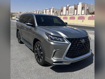 Lexus  LX  570  2016  Automatic  188,000 Km  8 Cylinder  Four Wheel Drive (4WD)  SUV  Gray