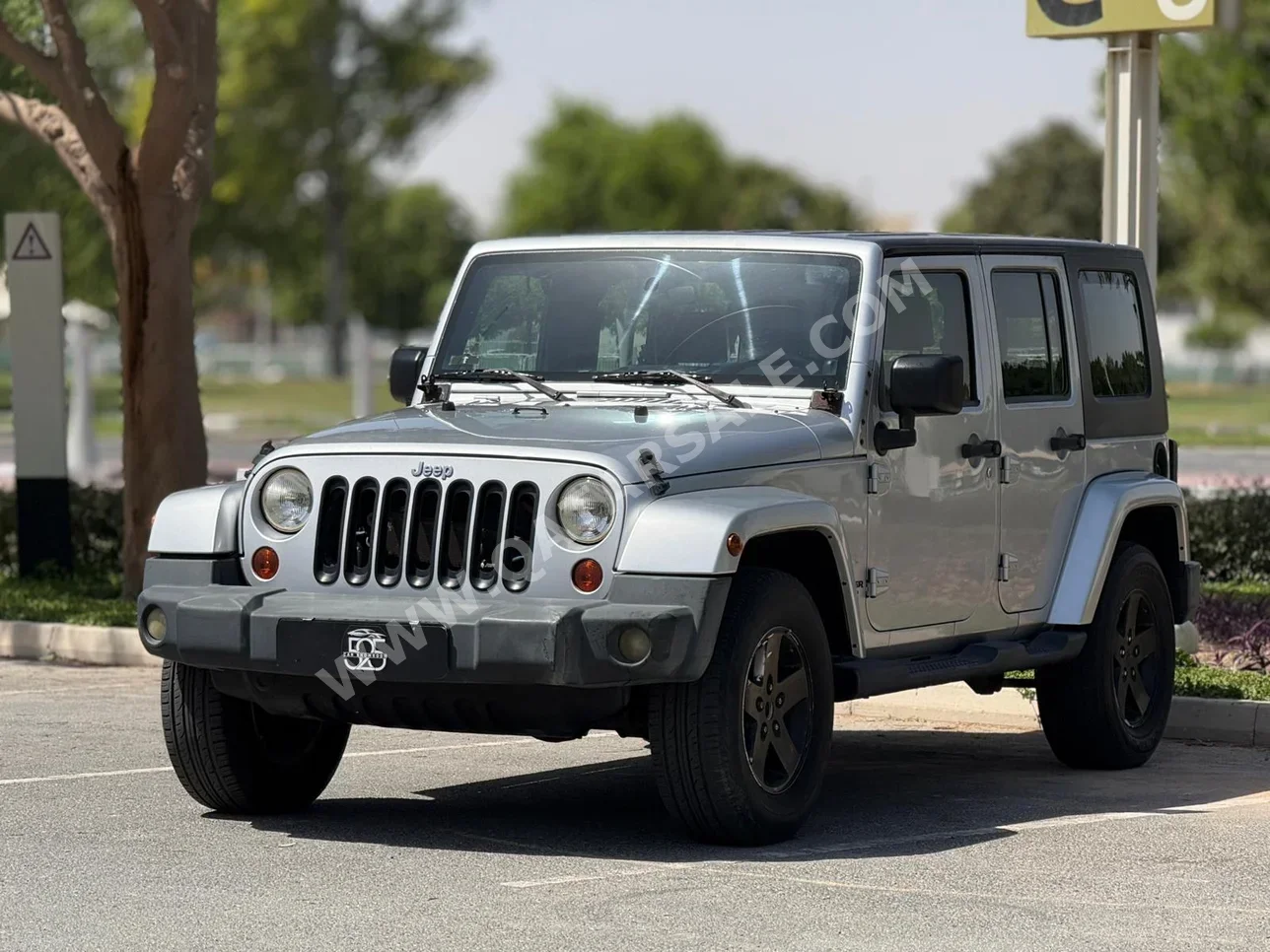Jeep  Wrangler  Sahara  2009  Automatic  210,000 Km  6 Cylinder  Four Wheel Drive (4WD)  SUV  Silver