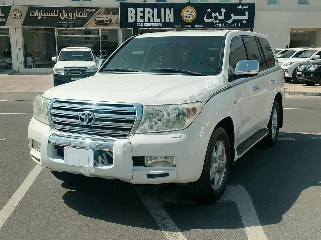 Toyota  Land Cruiser  VXR  2011  Automatic  494,000 Km  8 Cylinder  Four Wheel Drive (4WD)  SUV  White