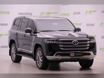 تويوتا  لاند كروزر  جي اكس ار توين توربو  2022  اوتوماتيك  68,000 كم  6 سلندر  دفع رباعي  اس يو في  أسود