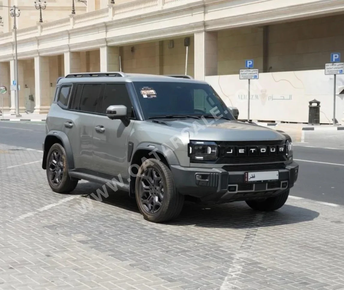 Jetour  T2  Luxury  2025  Automatic  17,700 Km  4 Cylinder  Four Wheel Drive (4WD)  SUV  Gray  With Warranty