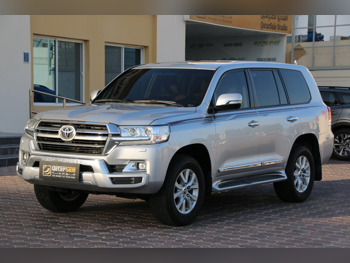 Toyota  Land Cruiser  GXR  2020  Automatic  151,760 Km  8 Cylinder  Four Wheel Drive (4WD)  SUV  Silver