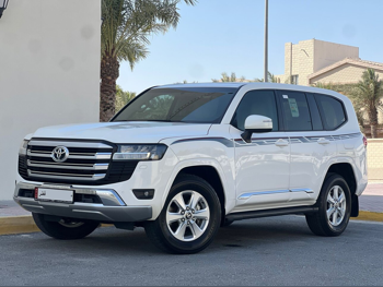 Toyota  Land Cruiser  GXR Twin Turbo  2023  Automatic  78,000 Km  6 Cylinder  Four Wheel Drive (4WD)  SUV  White  With Warranty