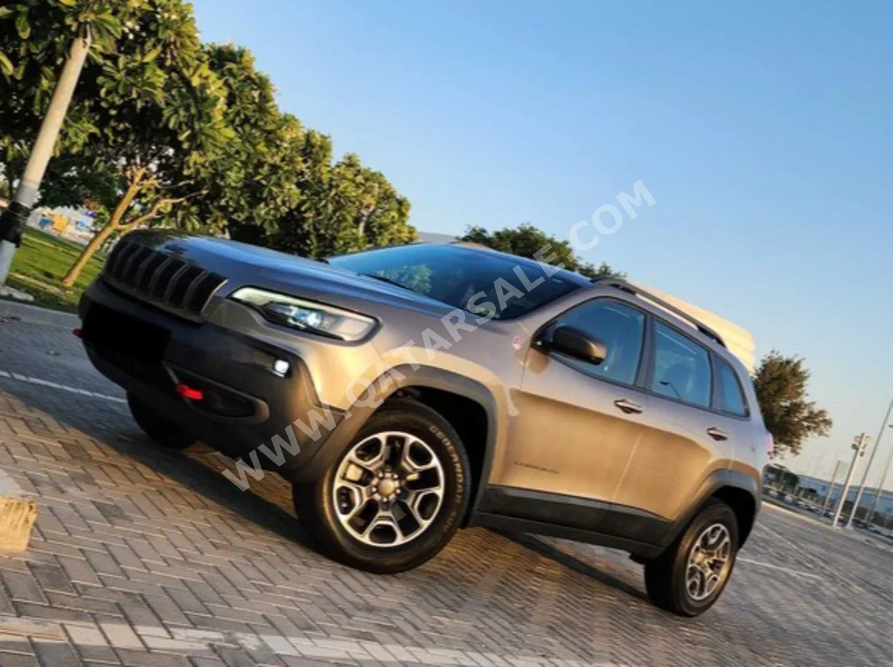 Jeep  Cherokee  TrailHawk  2020  Automatic  24,000 Km  6 Cylinder  Four Wheel Drive (4WD)  SUV  Gray
