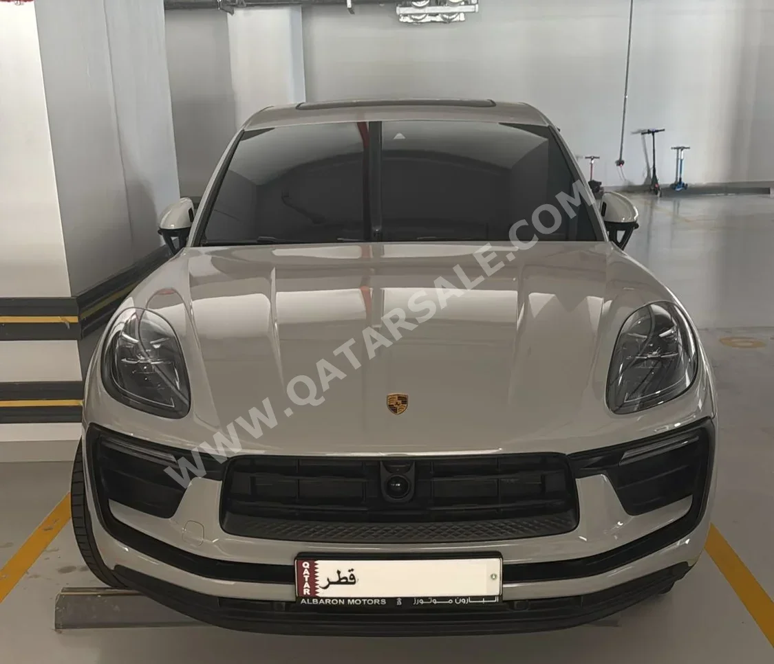 Porsche  Macan  2023  Automatic  28,000 Km  4 Cylinder  Four Wheel Drive (4WD)  SUV  Beige  With Warranty