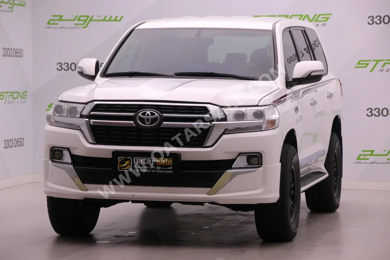 Toyota  Land Cruiser  GX  2016  Automatic  330,000 Km  6 Cylinder  Four Wheel Drive (4WD)  SUV  White
