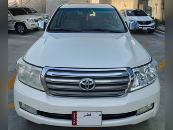 Toyota  Land Cruiser  GXR  2009  Automatic  258,000 Km  8 Cylinder  Four Wheel Drive (4WD)  SUV  White