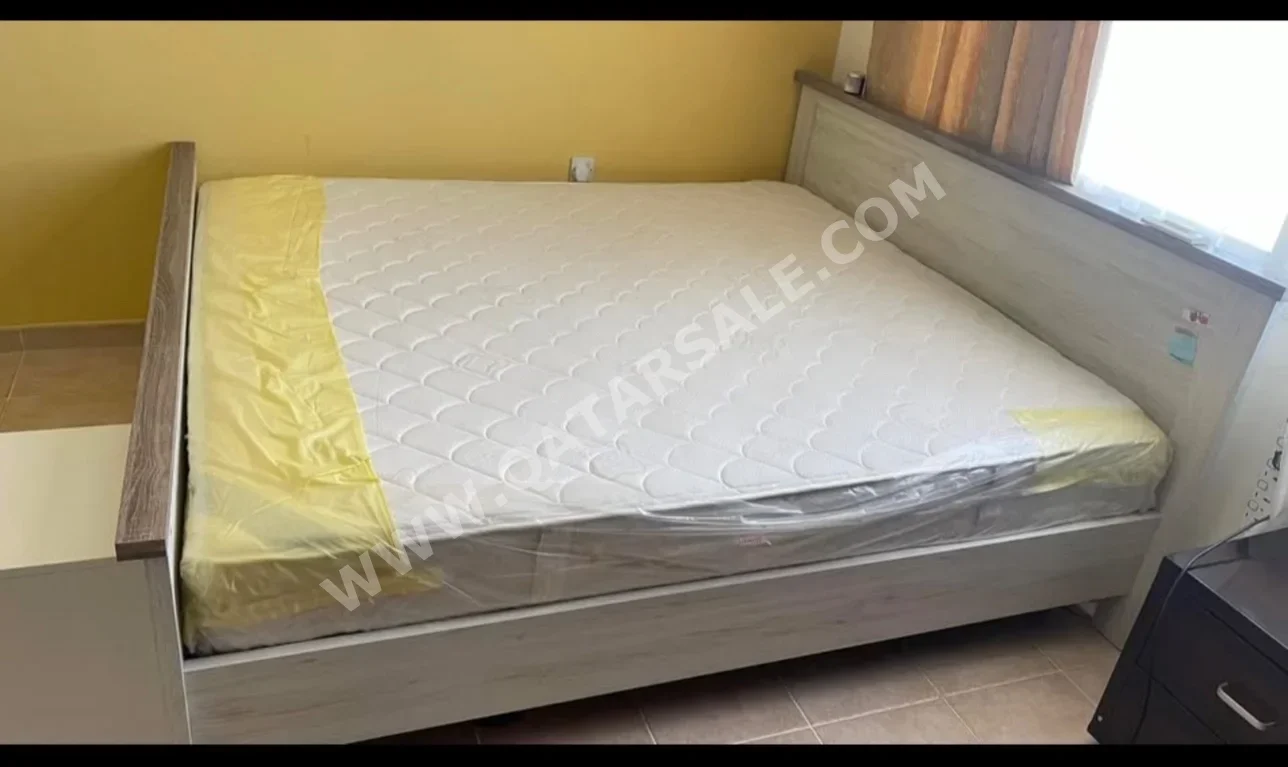 Beds - Home Center  - King  - Gray