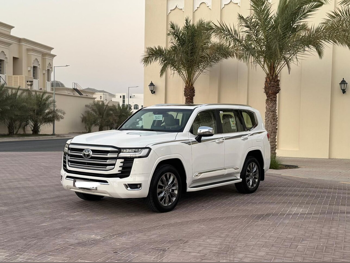 Toyota  Land Cruiser  VXR Twin Turbo  2024  Automatic  11,000 Km  6 Cylinder  Four Wheel Drive (4WD)  SUV  White  With Warranty