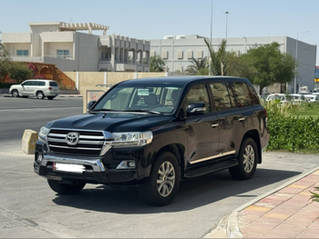 Toyota  Land Cruiser  GXR  2020  Automatic  120,000 Km  8 Cylinder  Four Wheel Drive (4WD)  SUV  Black