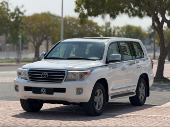 Toyota  Land Cruiser  GXR  2015  Automatic  200,000 Km  6 Cylinder  Four Wheel Drive (4WD)  SUV  White
