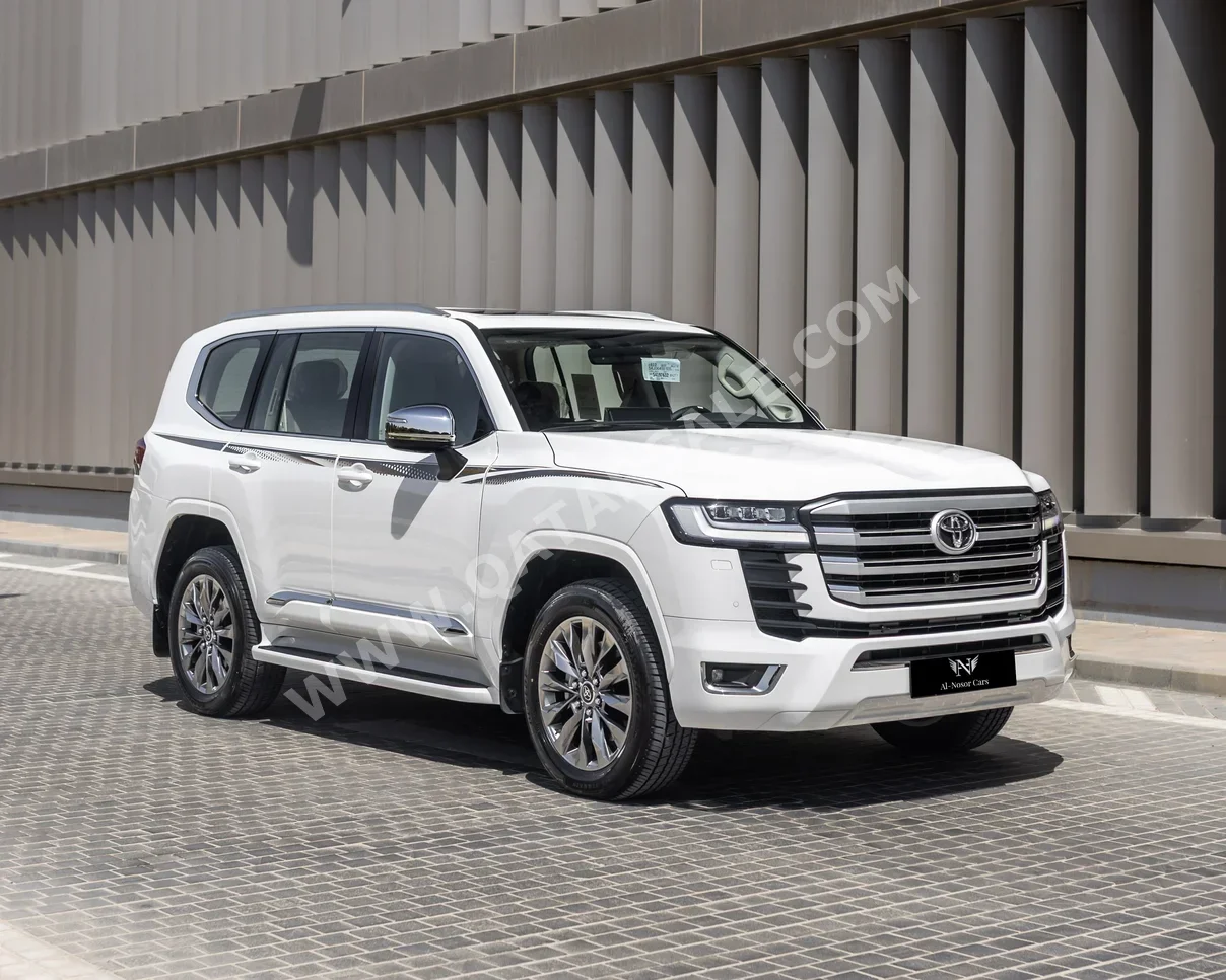 Toyota  Land Cruiser  VX Twin Turbo  2025  Automatic  1,000 Km  6 Cylinder  Four Wheel Drive (4WD)  SUV  White  With Warranty