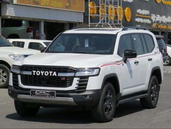 Toyota  Land Cruiser  GR Sport Twin Turbo  2022  Automatic  182,000 Km  6 Cylinder  Four Wheel Drive (4WD)  SUV  White