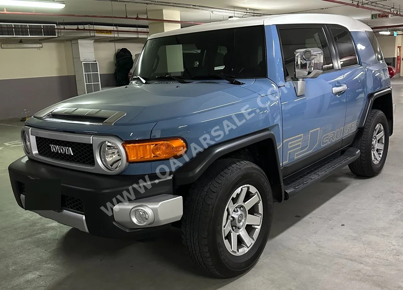 Toyota  FJ Cruiser  2021  Automatic  45,252 Km  6 Cylinder  Four Wheel Drive (4WD)  SUV  Blue