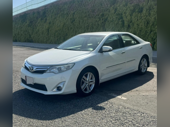 Toyota  Camry  GLX  2015  Automatic  195,000 Km  4 Cylinder  Front Wheel Drive (FWD)  Sedan  Pearl