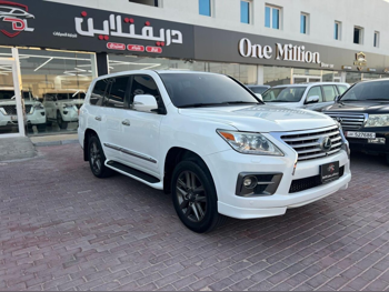 Lexus  LX  570  2014  Automatic  320,000 Km  8 Cylinder  Four Wheel Drive (4WD)  SUV  White