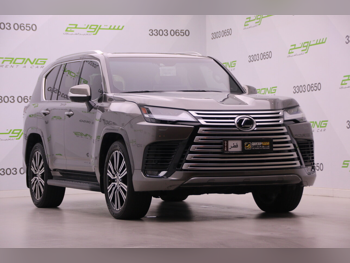 لكزس ال اكس 600 لكجري 2023 اوتوماتيك 37,000 كم 6 سلندر دفع رباعي اس يو في رمادي تحت الضمان