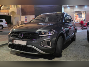Volkswagen  T-Roc  2023  Automatic  33,000 Km  4 Cylinder  Front Wheel Drive (FWD)  SUV  Gray Metallic  With Warranty