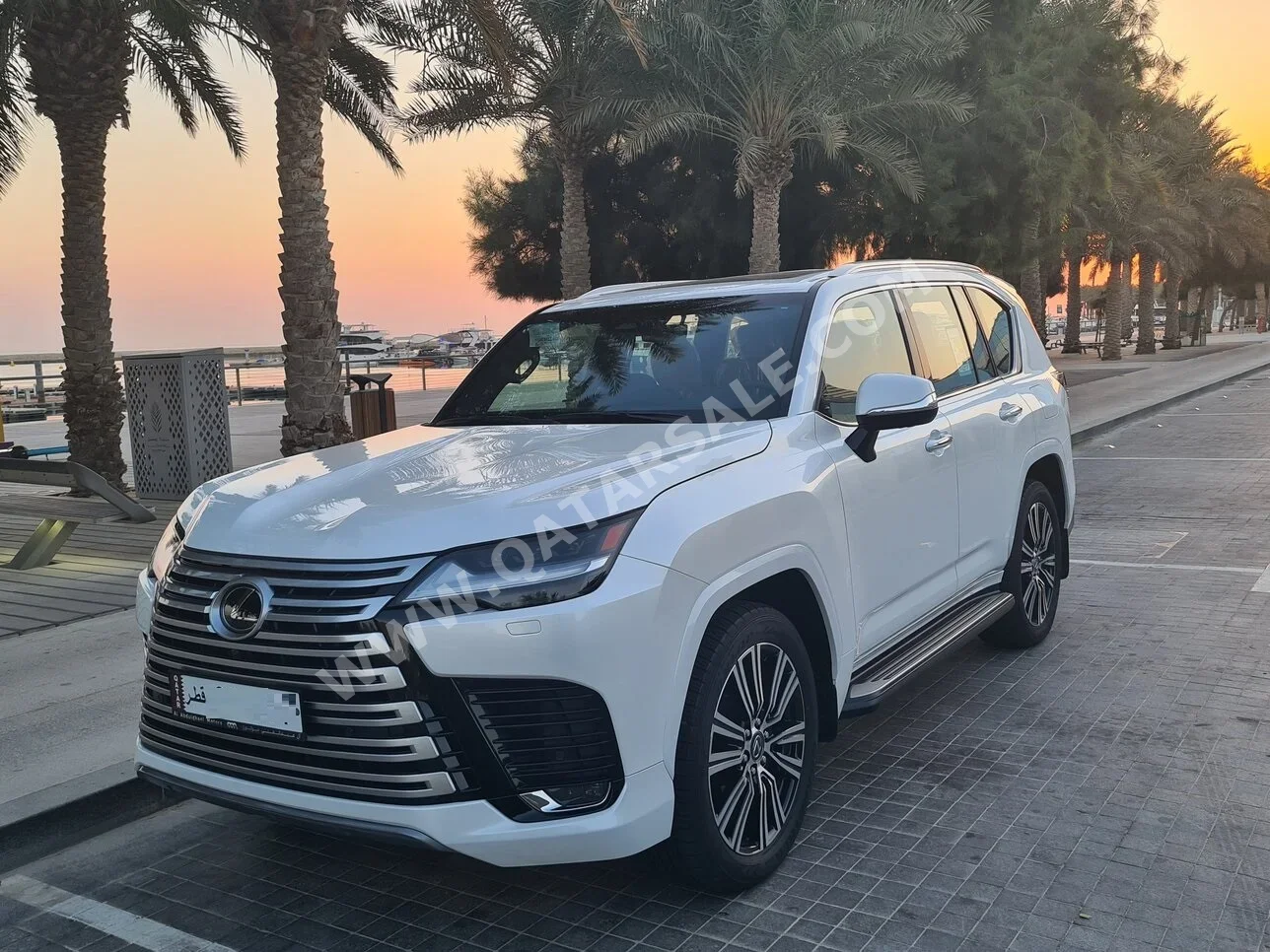 Lexus  LX  600 Luxury  2025  Automatic  4,000 Km  6 Cylinder  Four Wheel Drive (4WD)  SUV  Pearl  With Warranty