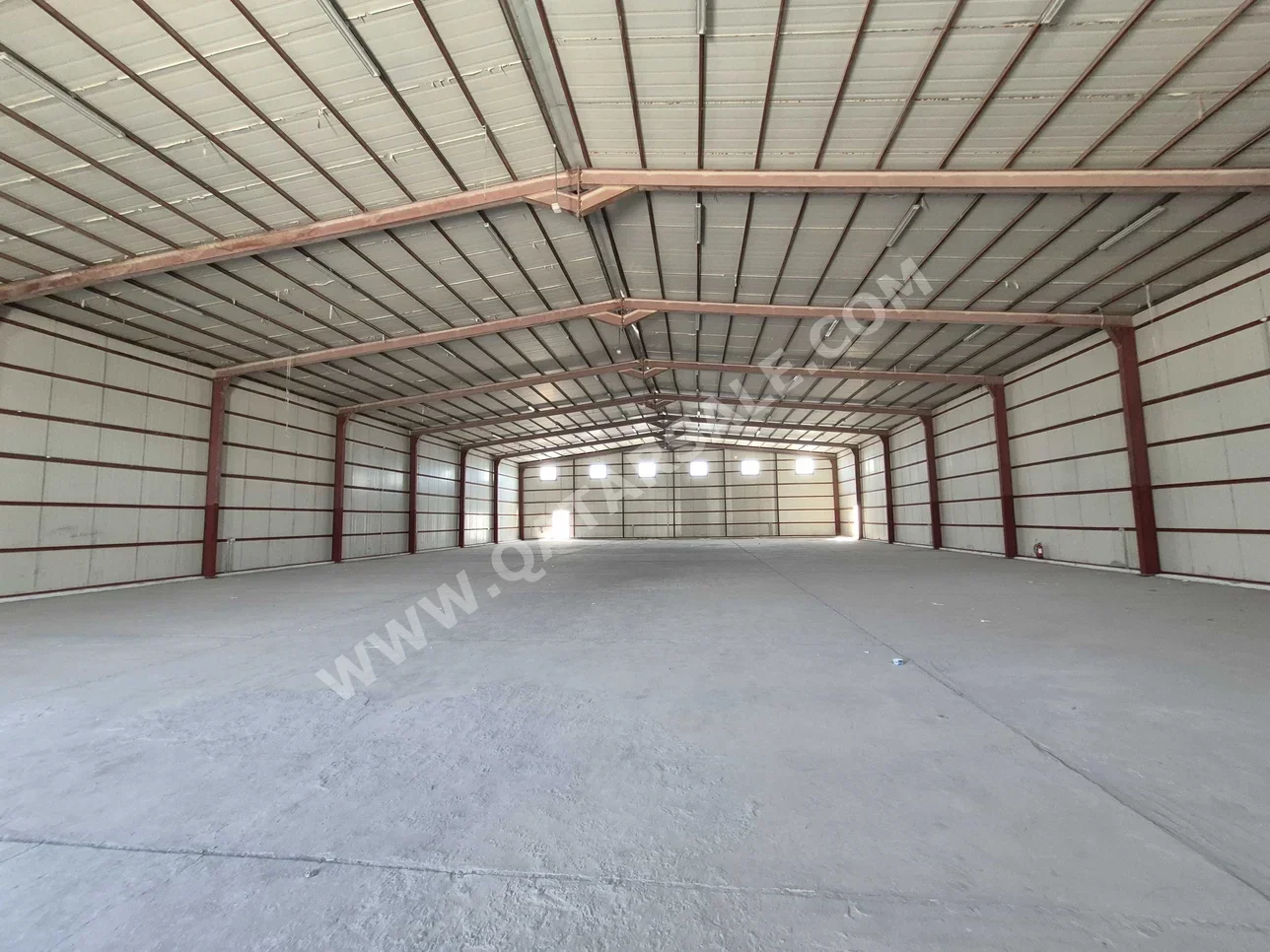 Warehouses & Stores - Al Wakrah  - Barkit Al Awamer  -Area Size: 4000 Square Meter