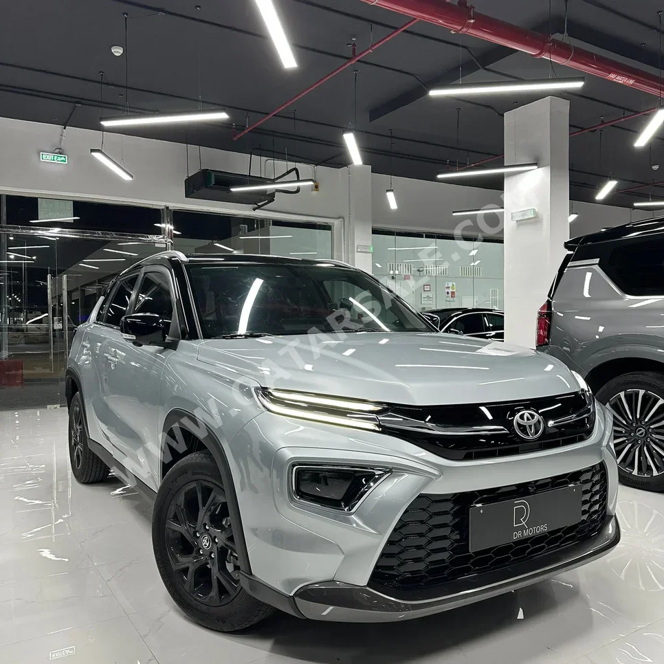 Toyota  Urban Cruiser  2025  Automatic  7,800 Km  4 Cylinder  Four Wheel Drive (4WD)  SUV  Silver  With Warranty