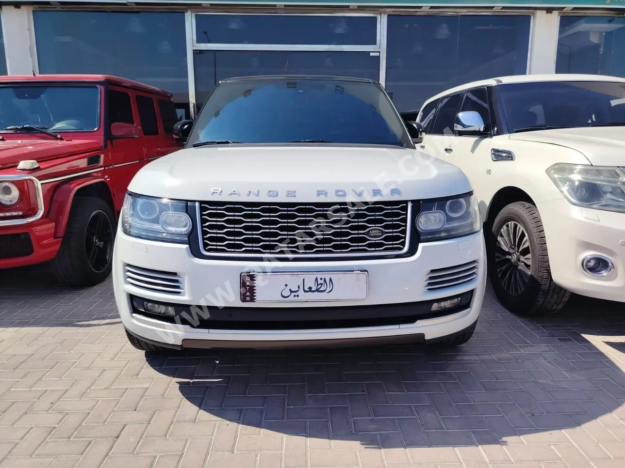 Land Rover  Range Rover  Vogue  2014  Automatic  141,000 Km  8 Cylinder  Four Wheel Drive (4WD)  SUV  White