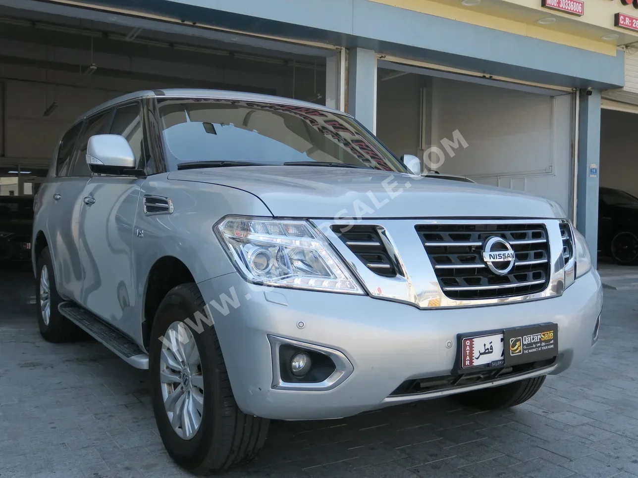 Nissan  Patrol  SE  2015  Automatic  156,000 Km  8 Cylinder  Four Wheel Drive (4WD)  SUV  Silver