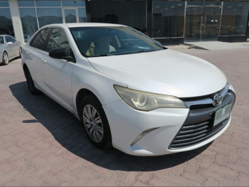 Toyota  Camry  GL  2016  Automatic  160,000 Km  4 Cylinder  Front Wheel Drive (FWD)  Sedan  White