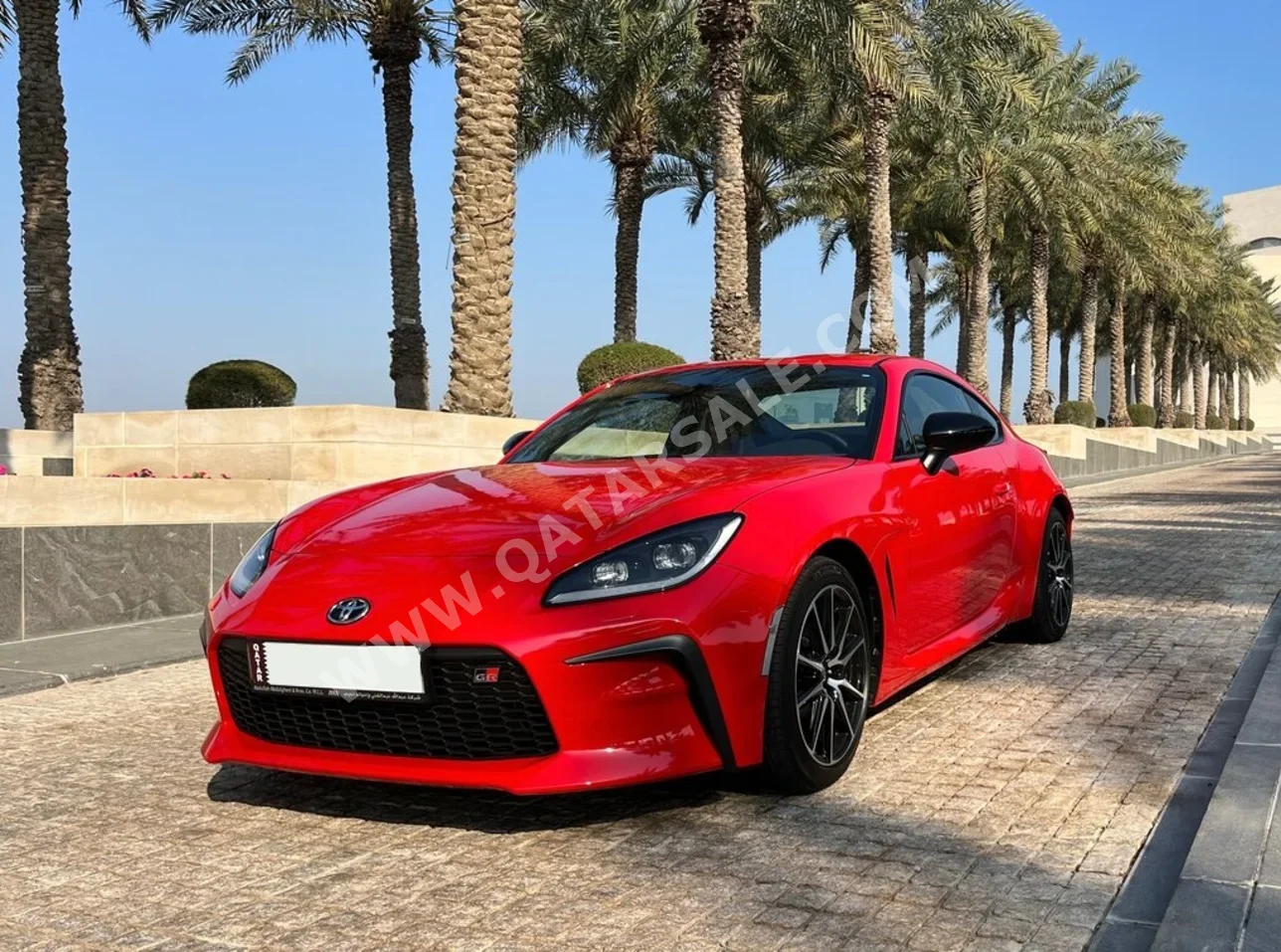 تويوتا  جي ار 86  2023  عادي  19,500 كم  4 سلندر  دفع خلفي  كوبيه \ سبورت  أحمر  تحت الضمان