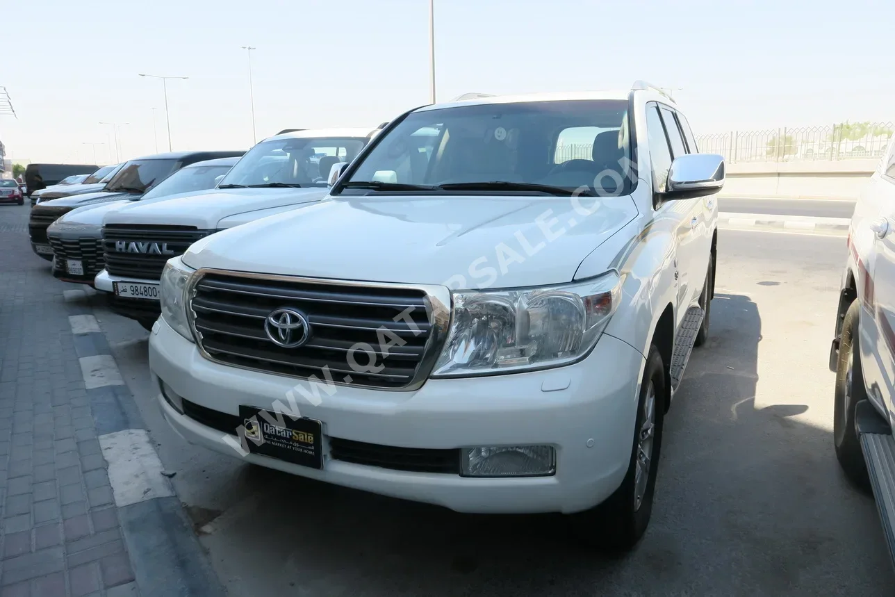 Toyota  Land Cruiser  VXR  2009  Automatic  290,000 Km  8 Cylinder  Four Wheel Drive (4WD)  SUV  White