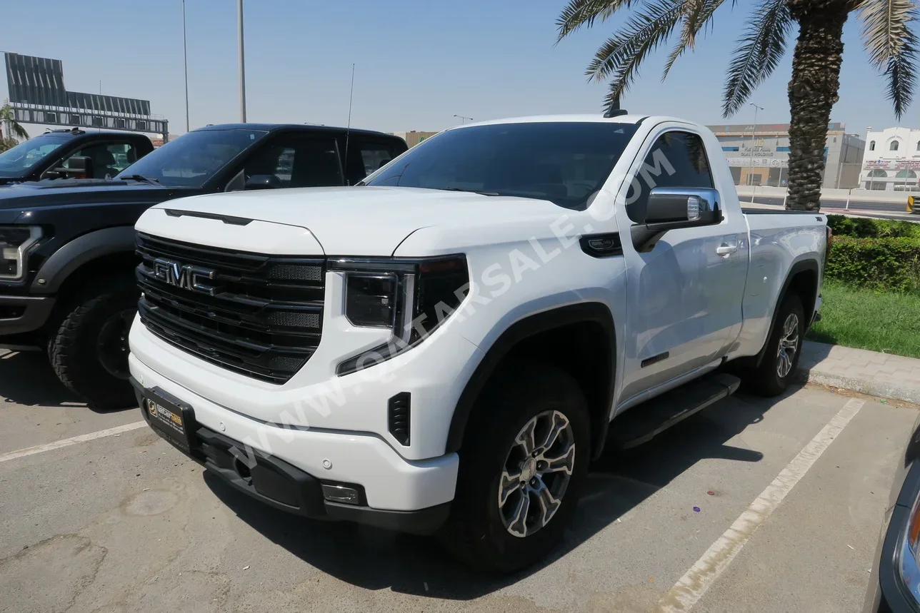 GMC  Sierra  1500  2024  Automatic  13,000 Km  8 Cylinder  Four Wheel Drive (4WD)  Pick Up  White  With Warranty
