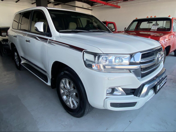 Toyota  Land Cruiser  GXR  2020  Automatic  161,000 Km  8 Cylinder  Four Wheel Drive (4WD)  SUV  White