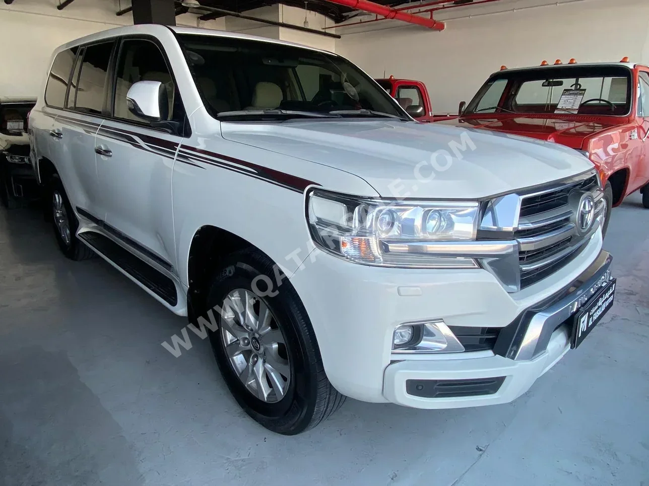 Toyota  Land Cruiser  GXR  2020  Automatic  161,000 Km  8 Cylinder  Four Wheel Drive (4WD)  SUV  White