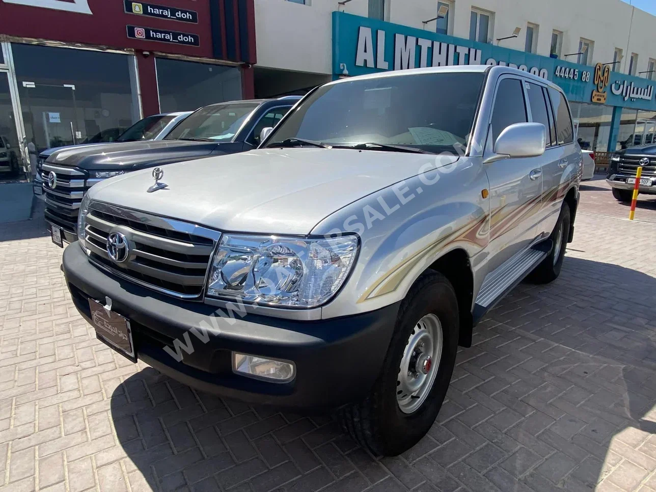 تويوتا  لاند كروزر  جي اكس  2006  عادي  427,000 كم  6 سلندر  دفع رباعي  اس يو في  فضي
